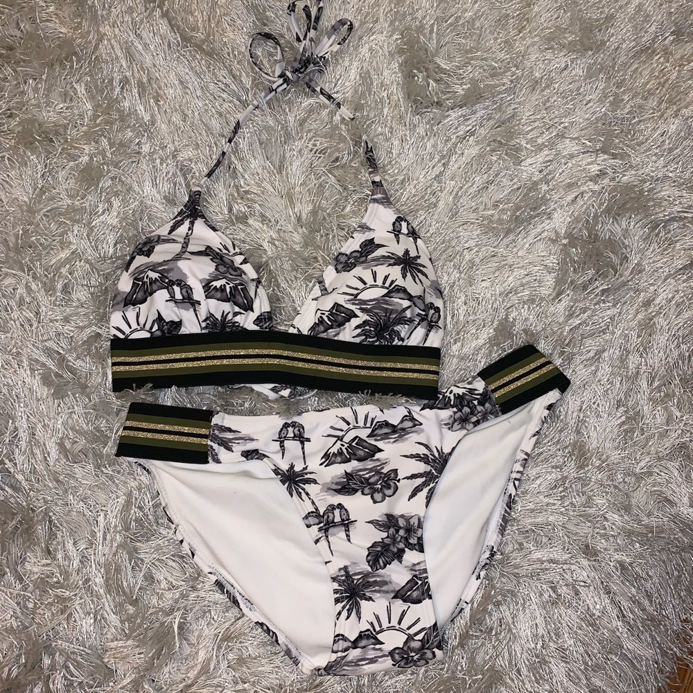 bathing suit - Picture 1 of 5